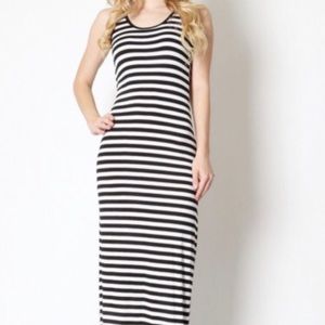 *LAST 1* Black & White Maxi Dress (NWT)